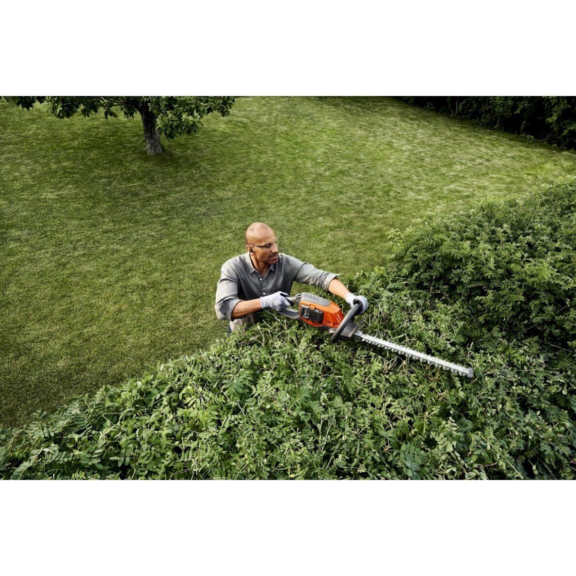 HUSQVARNA 215iHD45 su akumuliatoriumi ir įkrovikliu 3 HUSQVARNA 215iHD45 su akumuliatoriumi ir įkrovikliu 3