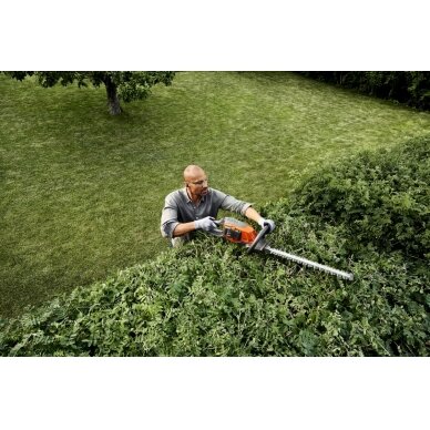 HUSQVARNA 215iHD45 su akumuliatoriumi ir įkrovikliu 3 HUSQVARNA 215iHD45 su akumuliatoriumi ir įkrovikliu 3