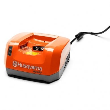 HUSQVARNA QC330 akumuliatoriaus įkroviklis HUSQVARNA QC330 akumuliatoriaus įkroviklis