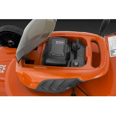 HUSQVARNA LC 142i su akumuliatoriumi ir įkrovikliu 1 HUSQVARNA LC 142i su akumuliatoriumi ir įkrovikliu 1