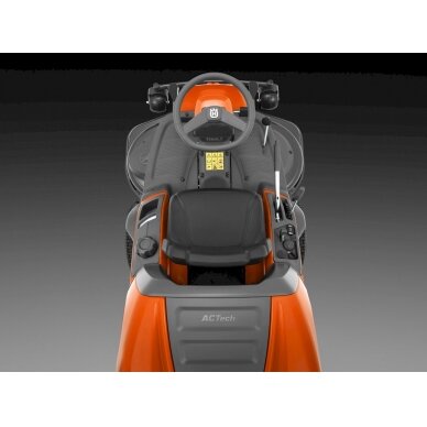 HUSQVARNA RC 320Ts AWD 11 HUSQVARNA RC 320Ts AWD 11