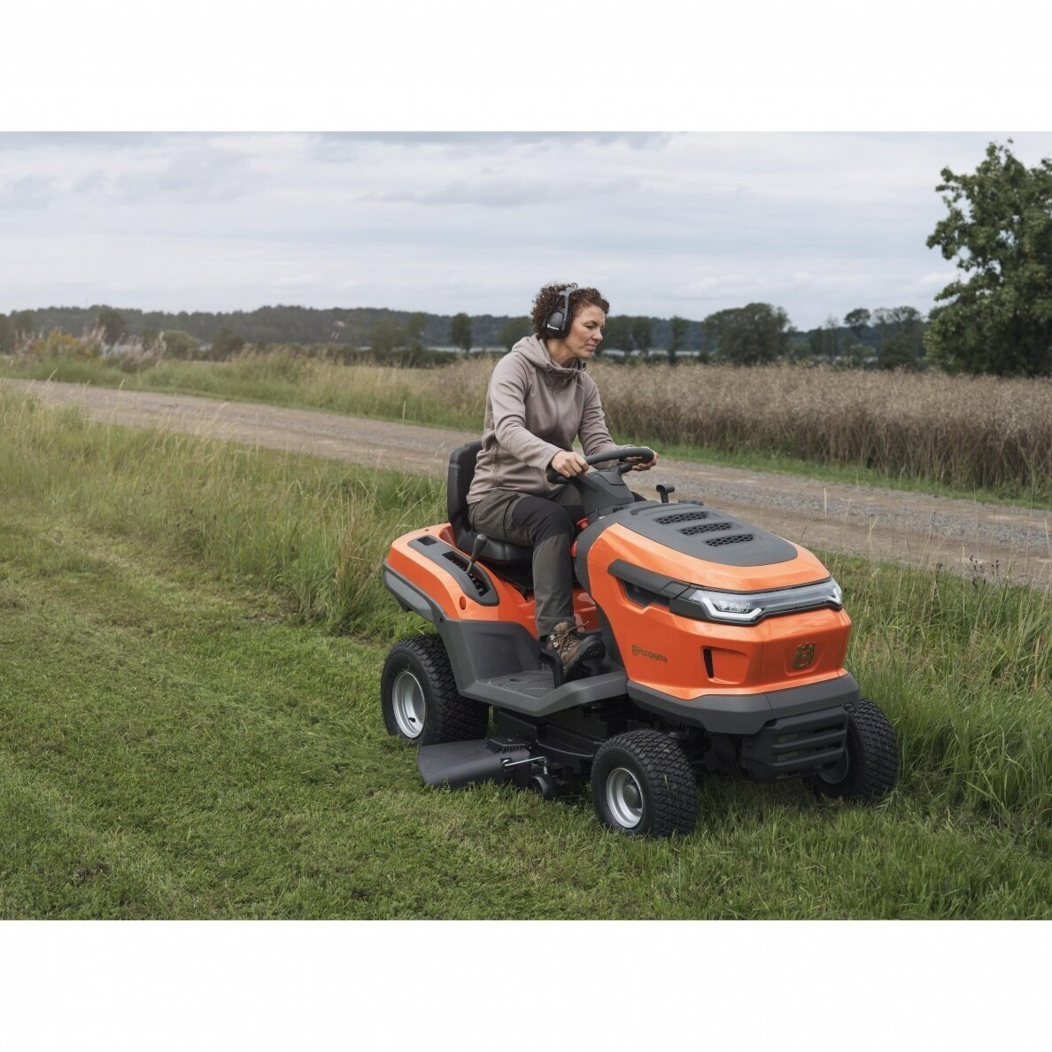 Traktorius HUSQVARNA TS 215T 2